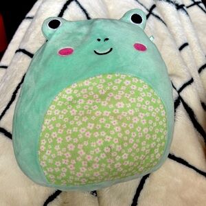 WENDY THE FROG SQUISMALLOW